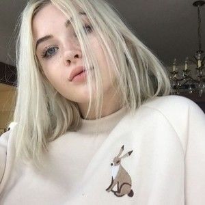 Meet your Posher, Isabella